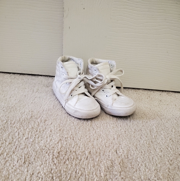 white converse toddler size 6